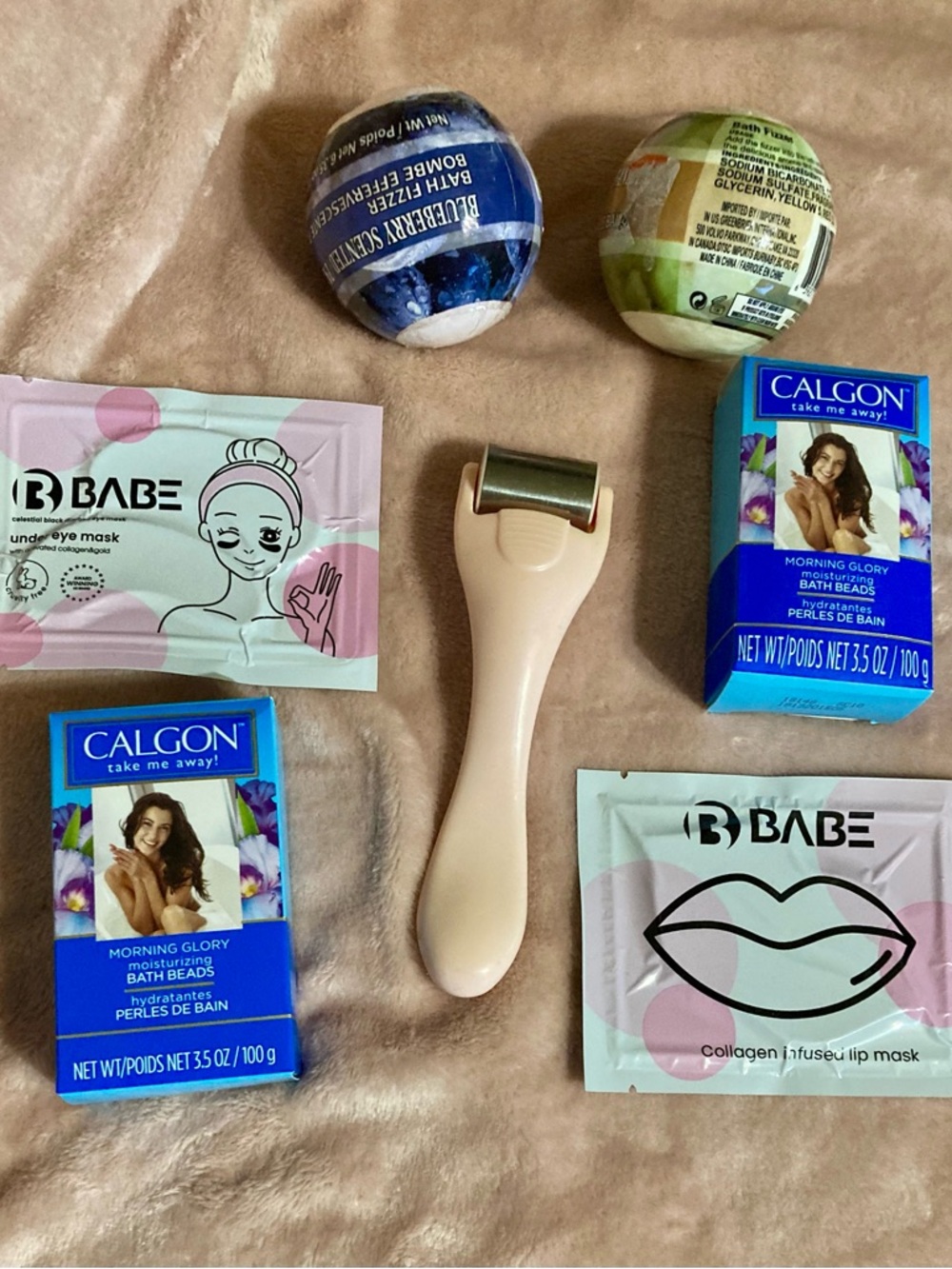 Derma Roller Facial Tool in Beige with Calgon & Babe Skincare Set